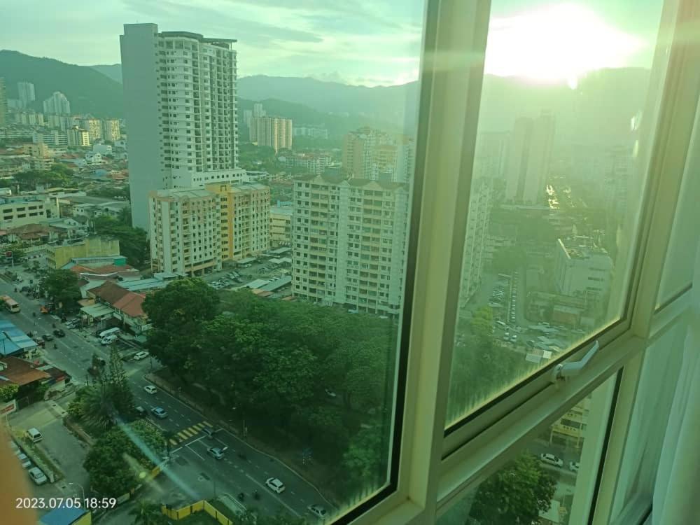 City Town Condo: Cozy Penang Retreat with Beautiful Views George Town Exterior photo